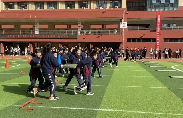 谈球吧从滇超赛场到女足绿茵红河足球人的十年“不倒”(图1)